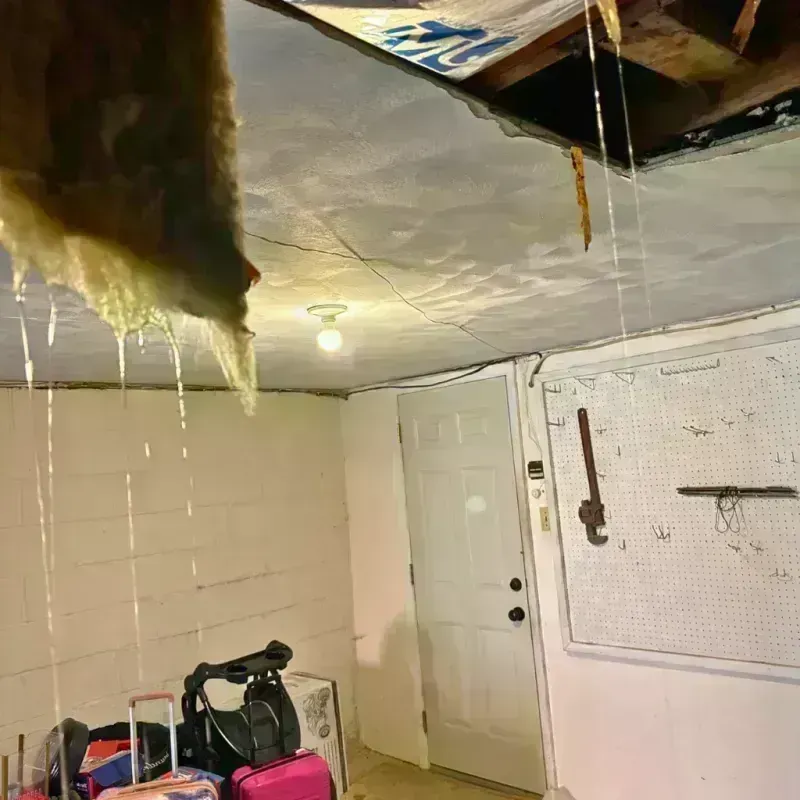 Before and after water damage restoration in Aurora, IL